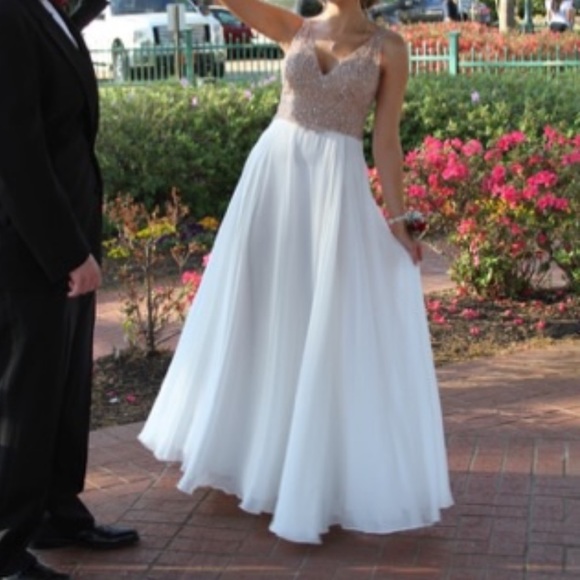 GB White and Gold Prom Gown - Picture 10 of 10